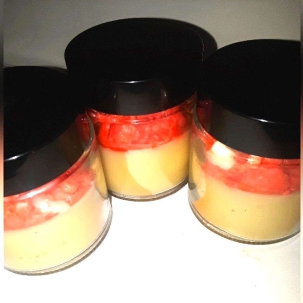 Hand Crafted Frozen Custard dessert candle - Picture 10 of 13